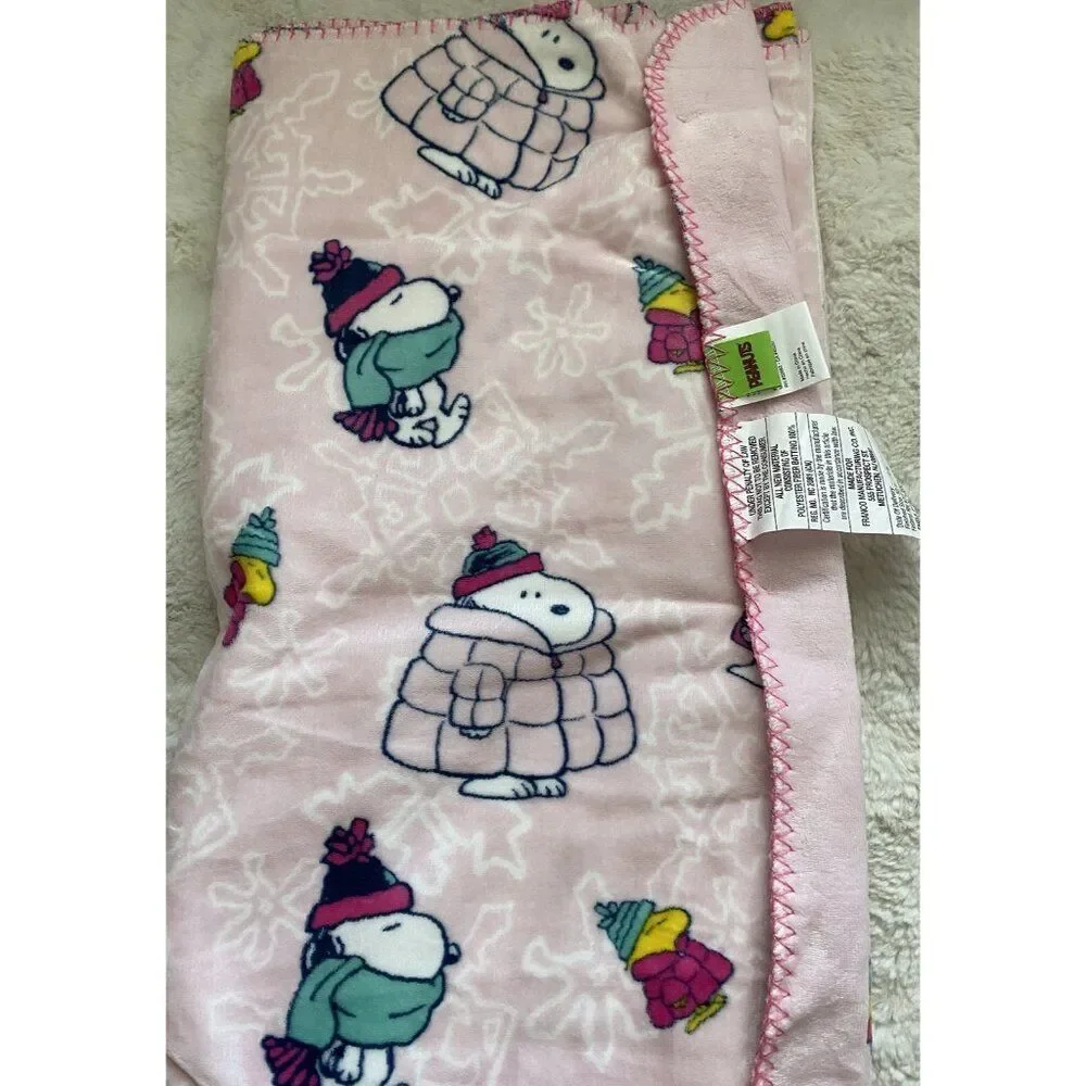 Peanuts Snoopy Woodstock Puffer Jacket Puffy Coat Throw Blanket 50‎ X 70” Pink